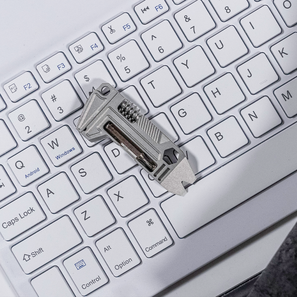 EDC Multifunctional Tool- Titanium Mini Portable Wrench