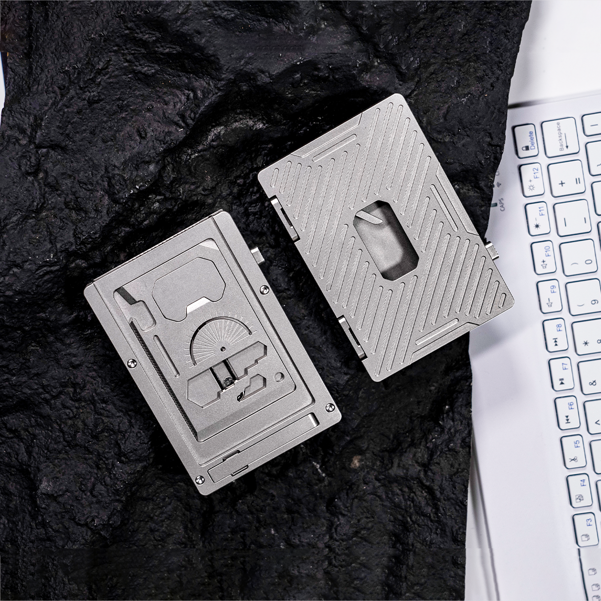 Mechanical Card Holder: EDC Essential Tools for Daily Travel【Pre-Order】