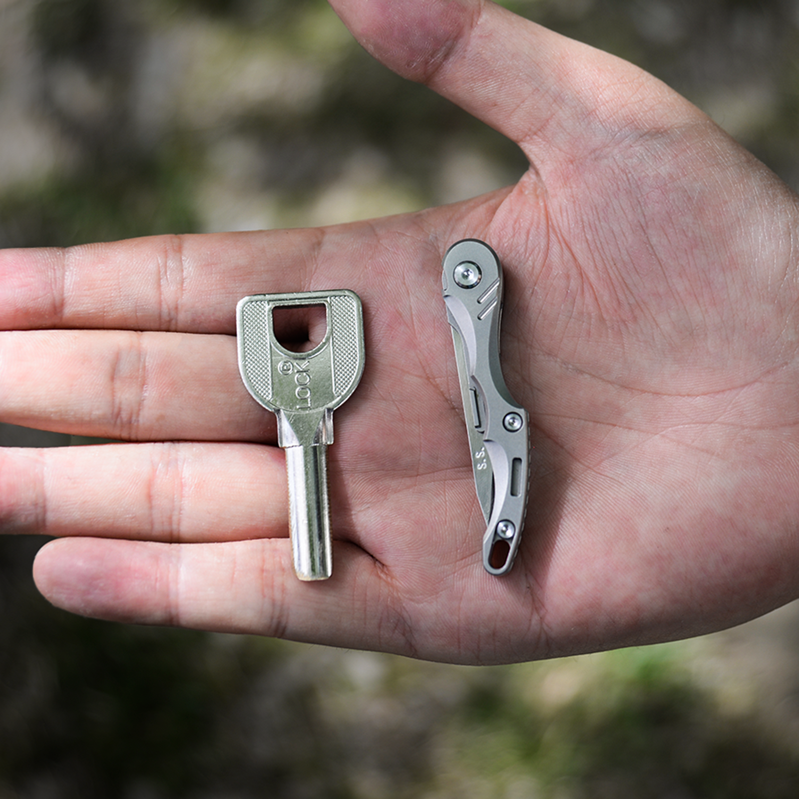Everyday Carry：Titanium Mini Folding Cutting Tool