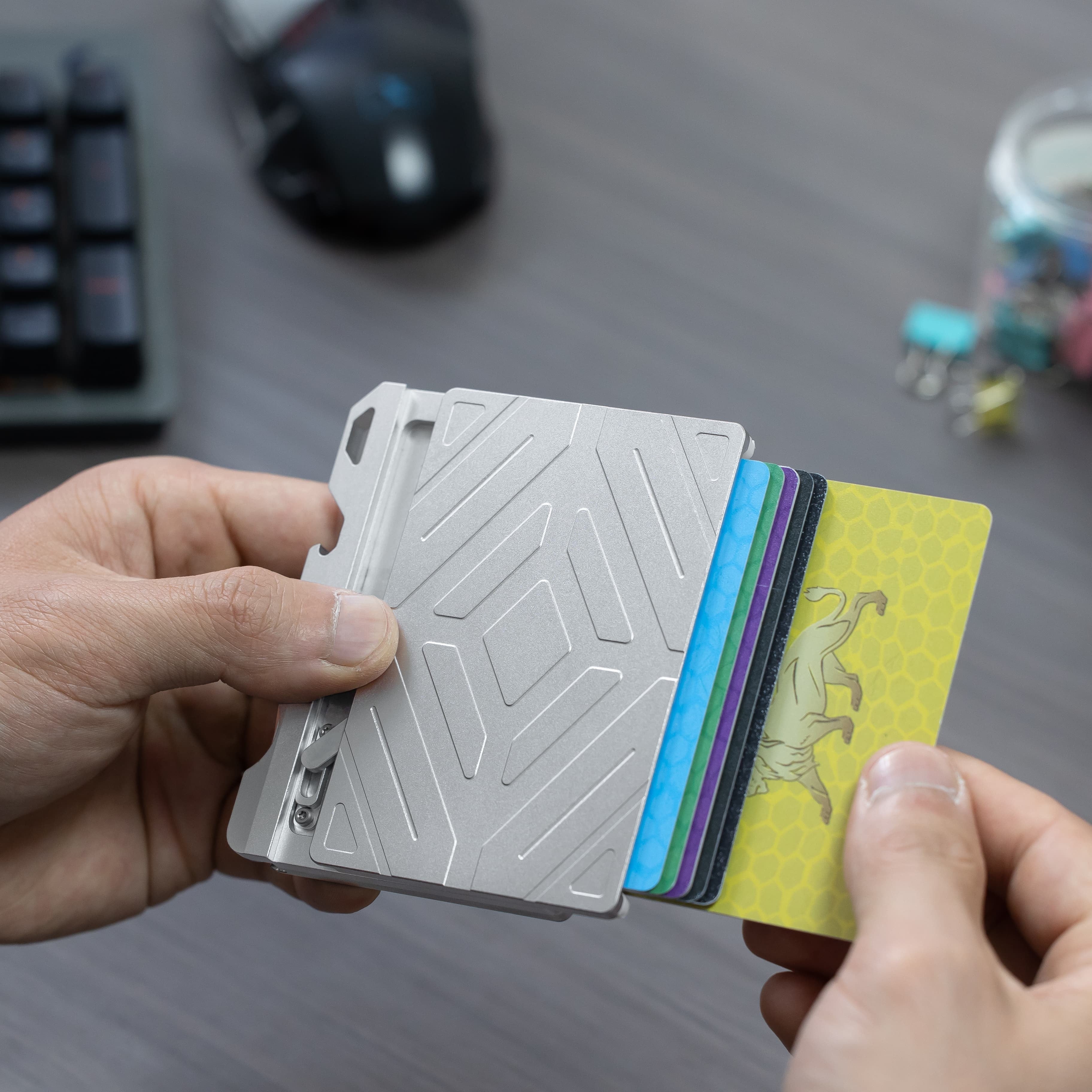 PRE-ORDER] MechVault Titanium Mechanical Wallet - Push-Pop Quick