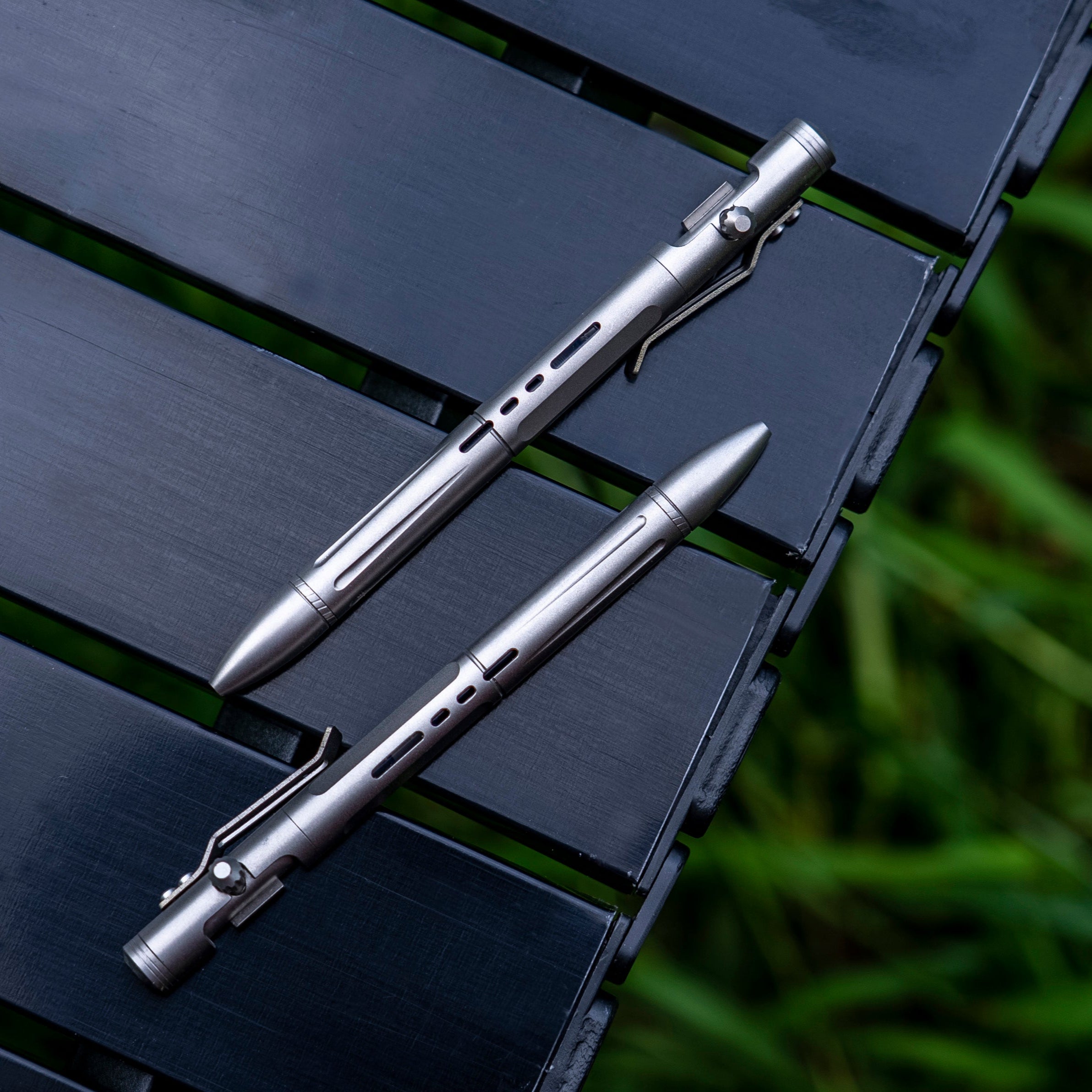 Titanium 2-In-1 Bolt-Action Pen EDC Writing Tool Multi-Tool Pen