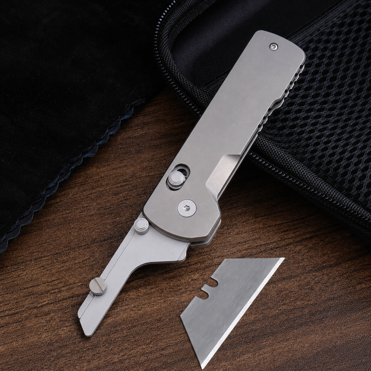 Folding Box Cutter - Titanium Handle Axis Lock Quick‑Swap Blade